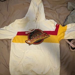 Mitchel and Ness Vancouver Canucks flying skate white hoodie